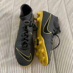 Nike mercurial soccer cleats